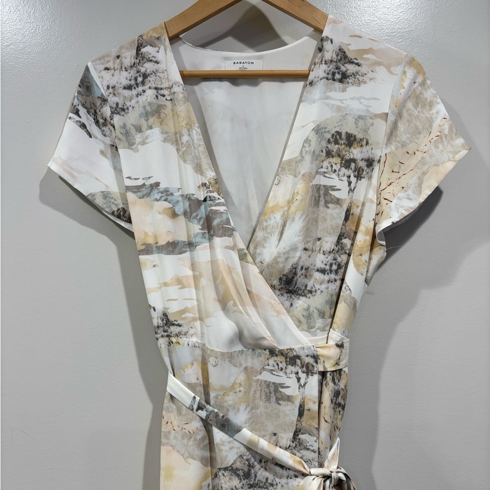 Aritzia Babaton Slit Wrap Dress in Espace/Neutral Sand Size L - Picture 13 of 13